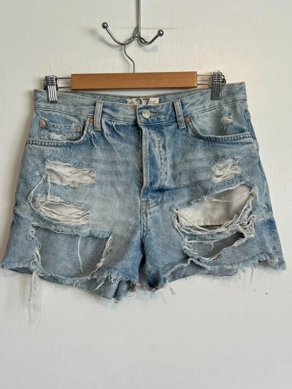 We the free free people super distressed denim jean shorts size 27